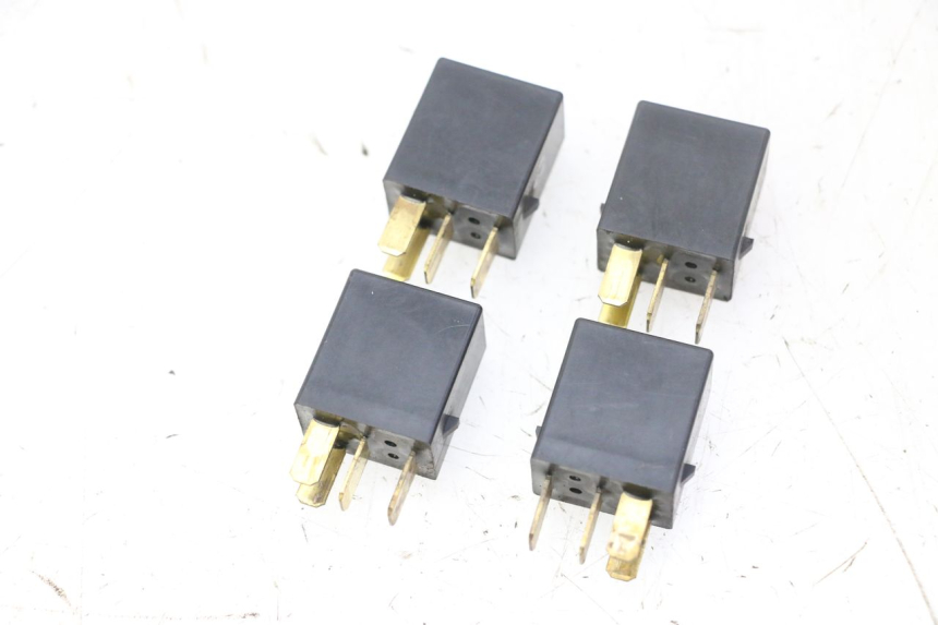 photo de RELAIS ELECTRIQUE HONDA FES S-WING SWING ABS 125 (2007 - 2015) - Vue principale