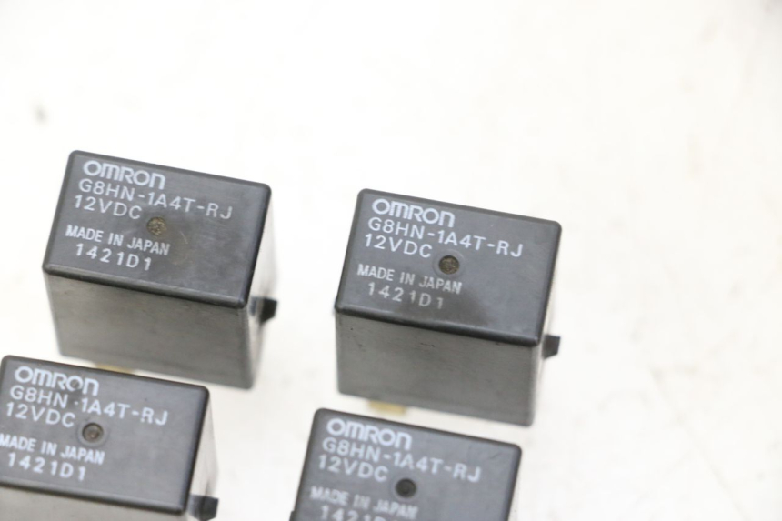 photo de RELAIS ELECTRIQUE HONDA FES S-WING SWING ABS 125 (2007 - 2015) - Gros plan technique