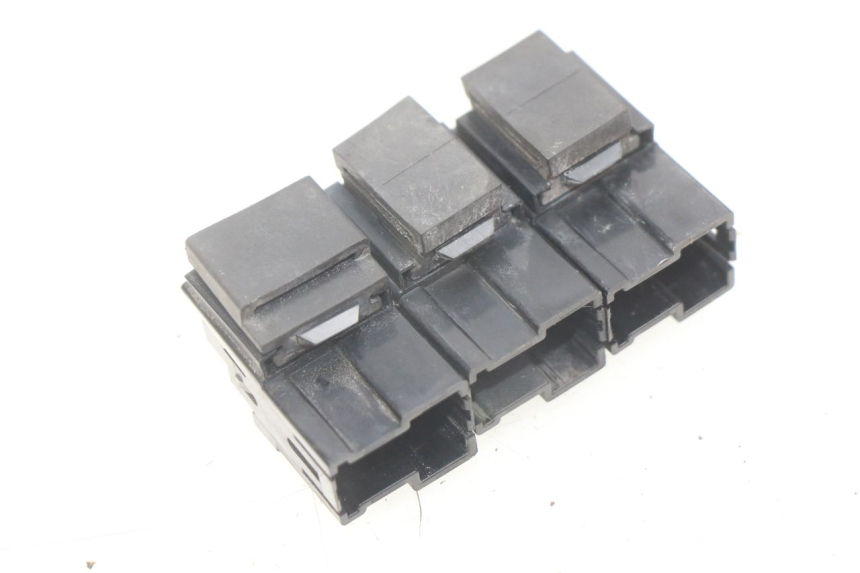 photo de RELAIS ELECTRIQUE YAMAHA FJR ABS 1300 (2016 - 2020) - Zoom état d’usage