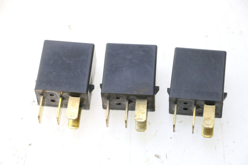 photo de RELAIS ELECTRIQUE HONDA FJS SILVER WING SILVERWING 400 (2005 - 2008) - Vue principale