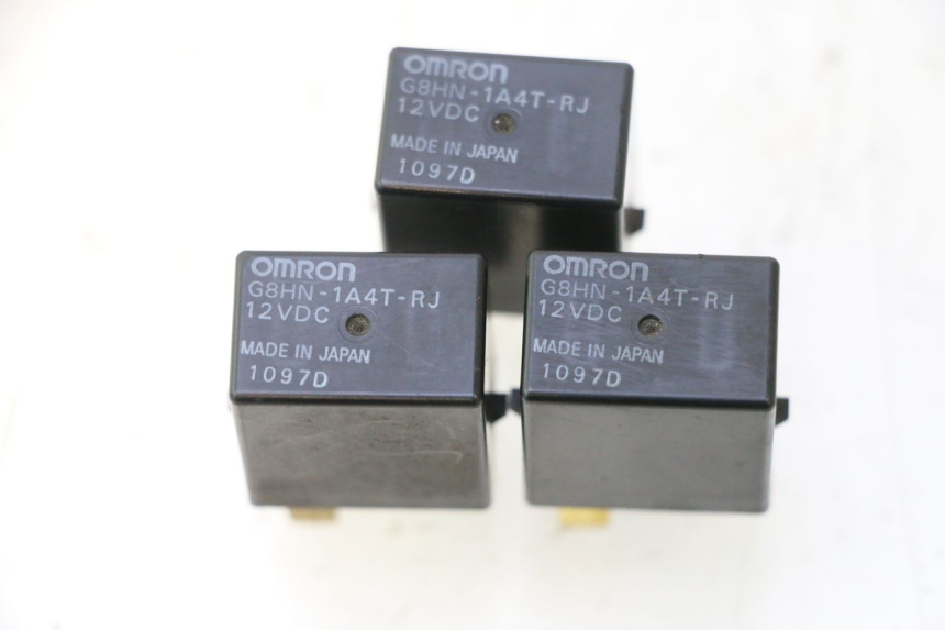 photo de RELAIS ELECTRIQUE HONDA FJS SILVER WING SILVERWING 400 (2005 - 2008) - Détail de la pièce