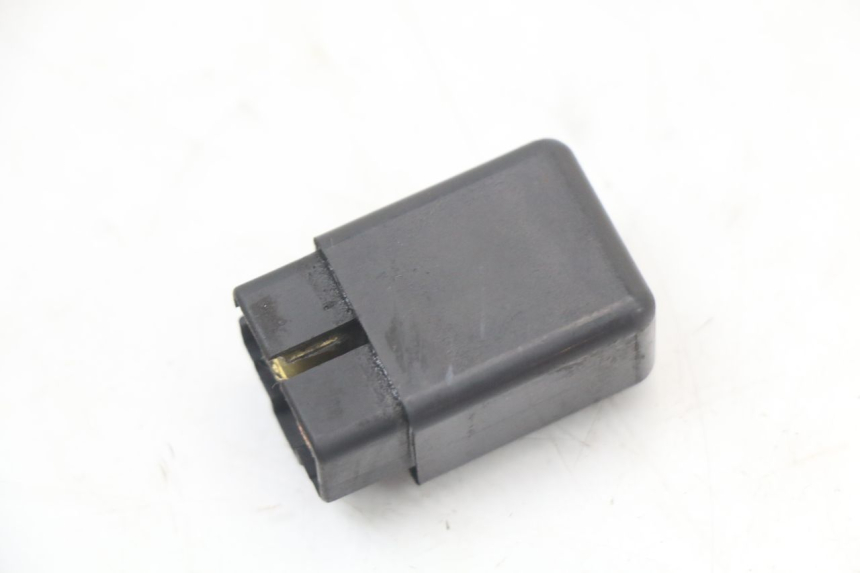 photo de RELAIS ELECTRIQUE SUZUKI GN 125 (1997 - 2000) - Autre angle de vue