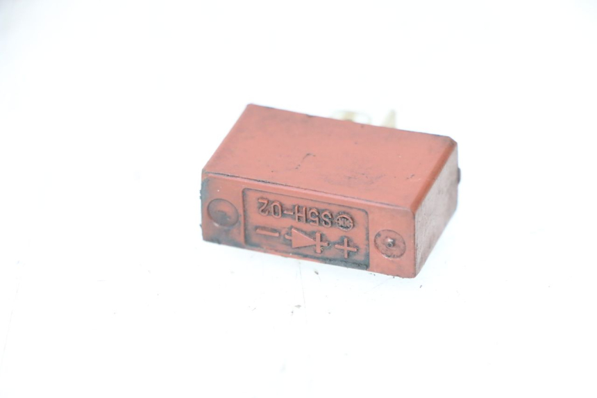 photo de RELAIS ELECTRIQUE KAWASAKI GPX F ZX750F 750 (1986 - 1990) - Vue principale