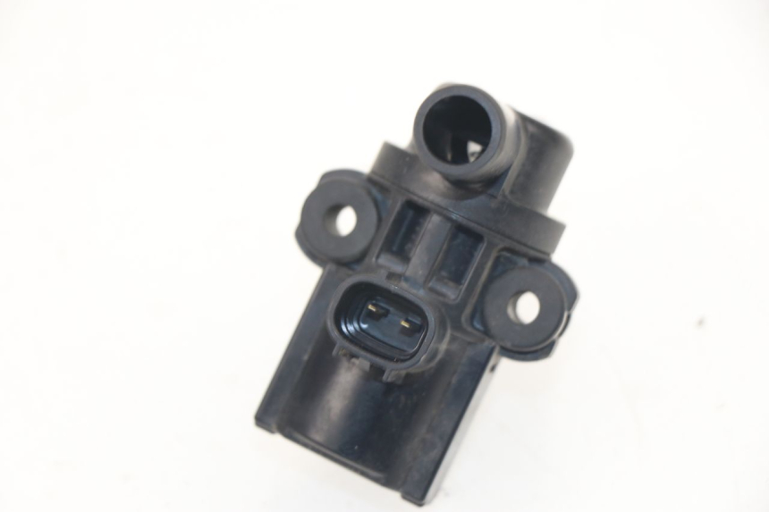 photo de RELAIS ELECTRIQUE SUZUKI GSR 750 (2011 - 2017) - Zoom état d’usage