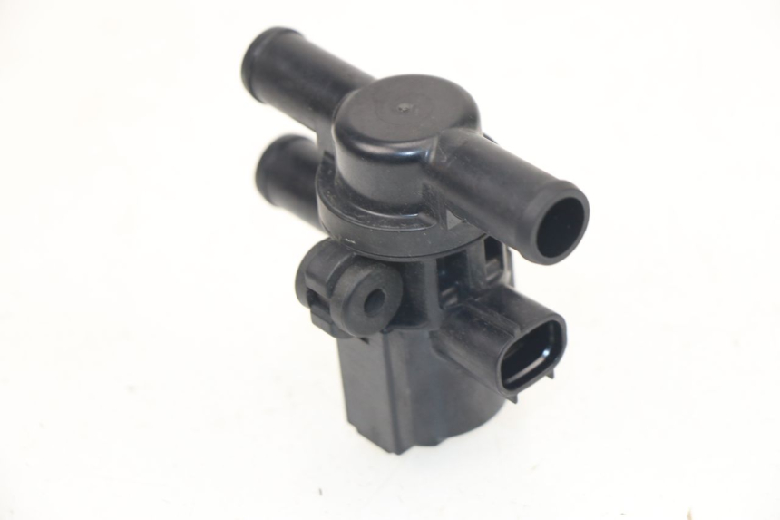 photo de RELAIS ELECTRIQUE SUZUKI GSR 750 (2011 - 2017) - Autre angle de vue