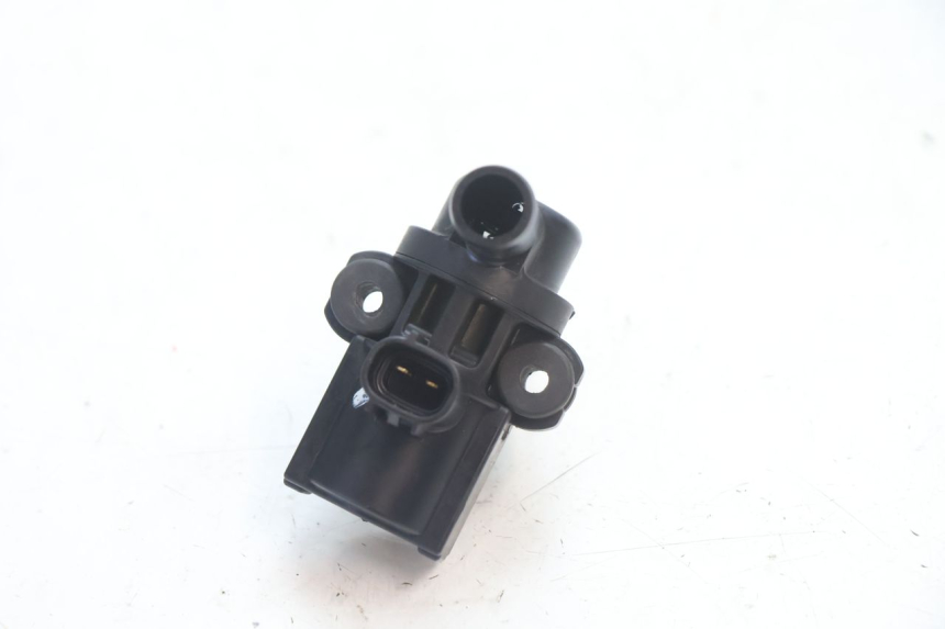 photo de RELAIS ELECTRIQUE SUZUKI GSR 600 (2005 - 2012) - Autre angle de vue
