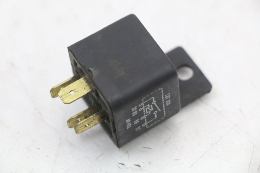 photo de RELAIS ELECTRIQUE SUZUKI GSX E 250 (1982 - 1983) - Autre angle de vue