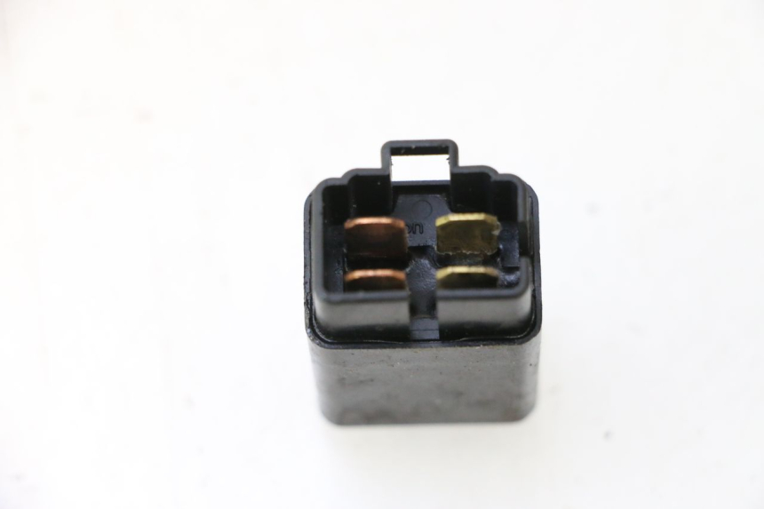 photo de RELAIS ELECTRIQUE SUZUKI GSX F GSXF 750 (1988 - 1998) - Autre angle de vue