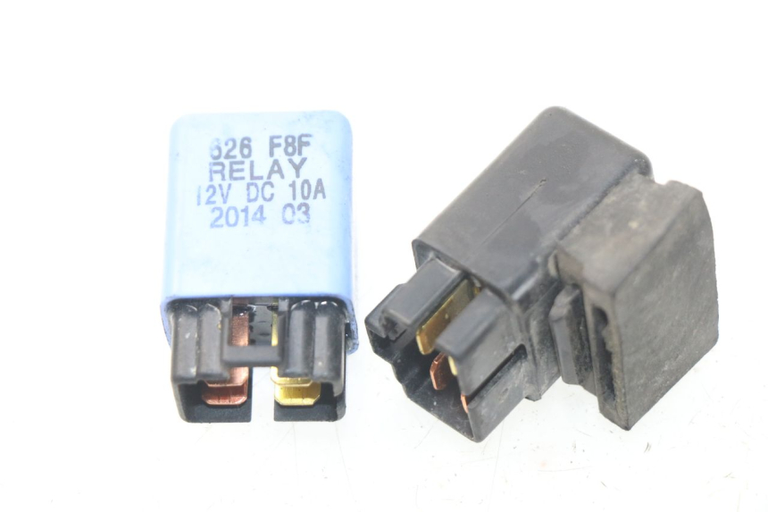 photo de RELAIS ELECTRIQUE SYM GTS EFI ABS 125 (2012 - 2016) - Autre angle de vue