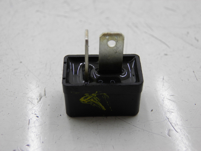 photo de RELAIS ELECTRIQUE HONDA CG 125 (2005 - 2007) - Détail de la pièce