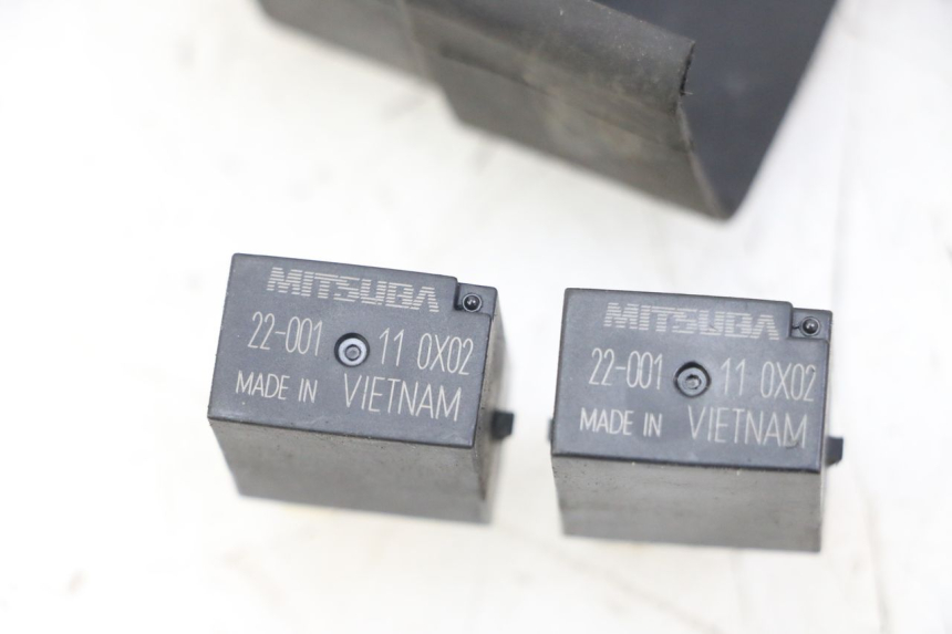 photo de RELAIS ELECTRIQUE HONDA FORZA 125 (2021 - 2025) - Autre angle de vue