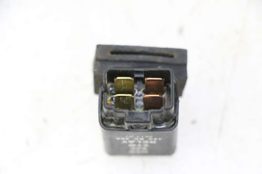 photo de RELAIS ELECTRIQUE SYM JOYMAX 125 (2010 - 2017) - Gros plan technique