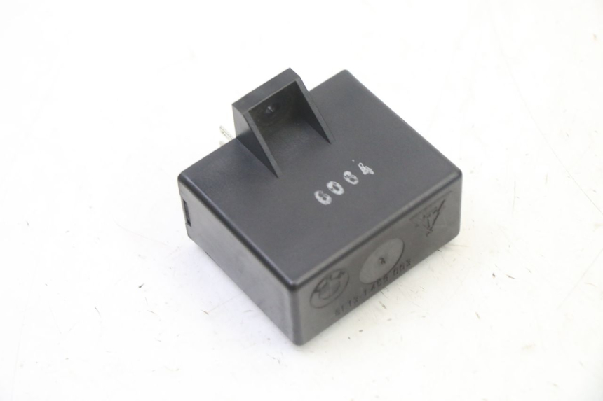 photo de RELAIS ELECTRIQUE BMW K 75 RT 750 (1989 - 1997) - Autre angle de vue