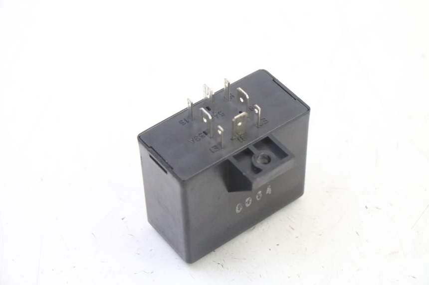 photo de RELAIS ELECTRIQUE BMW K 75 RT 750 (1989 - 1997) - Gros plan technique