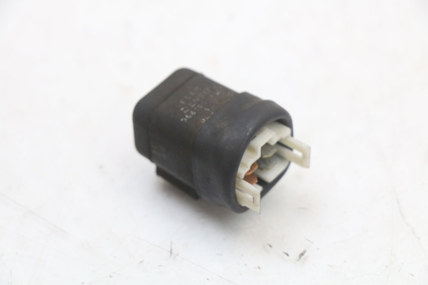 photo de RELAIS ELECTRIQUE KAWASAKI ZR7 ZR-7 S 750 (1999 - 2004) - Autre angle de vue