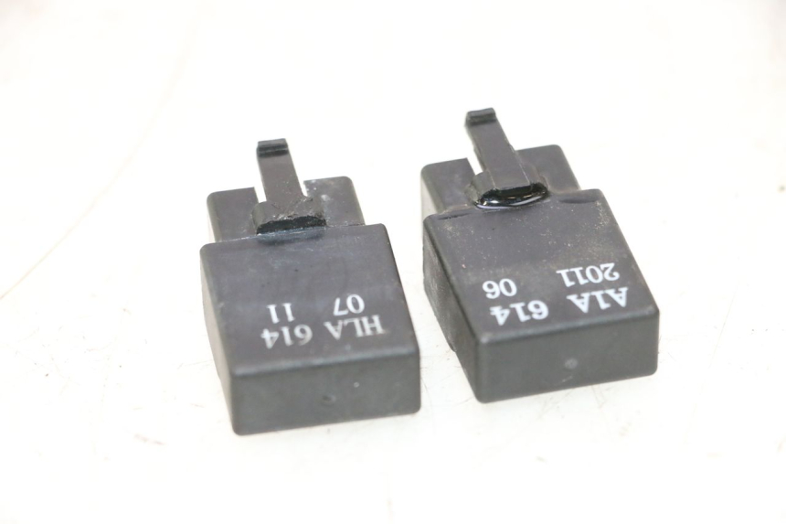 photo de RELAIS ELECTRIQUE SYM MIO 50 (2005 - 2010) - Autre angle de vue