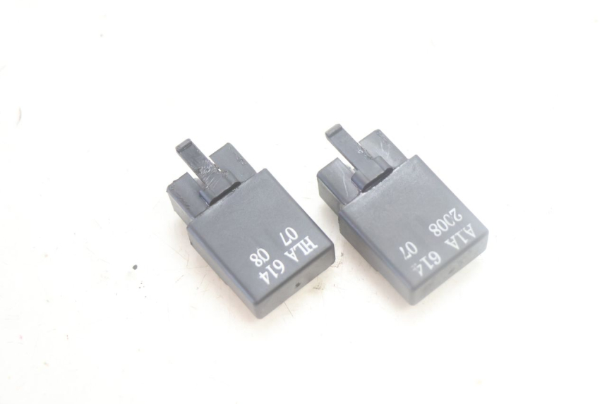 photo de RELAIS ELECTRIQUE SYM MIO 50 (2005 - 2010) - Détail de la pièce
