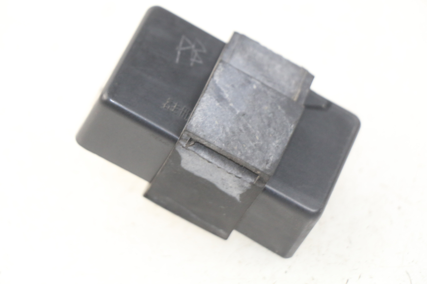 photo de RELAIS ELECTRIQUE SYM MIO 100 (2006 - 2017) - Autre angle de vue