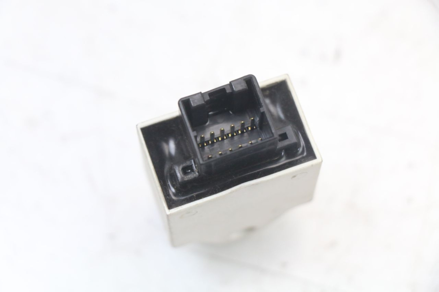 photo de RELAIS ELECTRIQUE PIAGGIO MP3 HPE 350 (2018 - 2020) - Gros plan technique