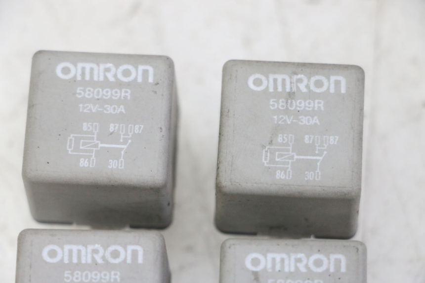 photo de RELAIS ELECTRIQUE PIAGGIO MP3 LT 300 (2010 - 2016) - Autre angle de vue