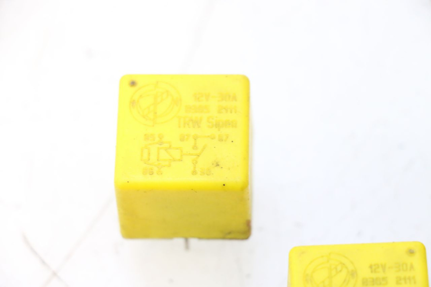 photo de RELAIS ELECTRIQUE PIAGGIO MP3 LT 400 (2007 - 2012) - Autre angle de vue
