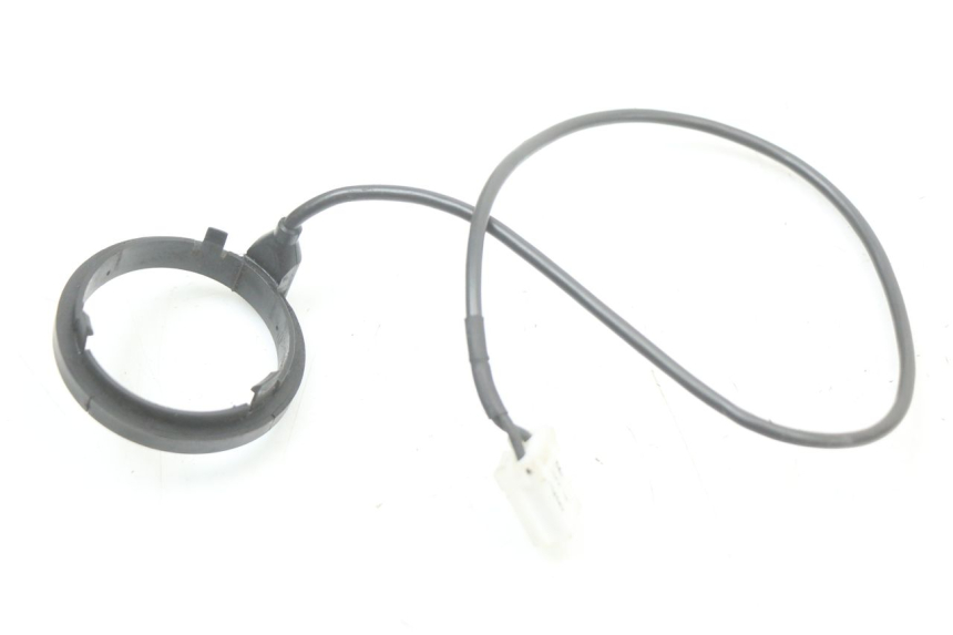 photo de RELAIS ELECTRIQUE PIAGGIO MP3 125 (2006 - 2014) - Autre angle de vue