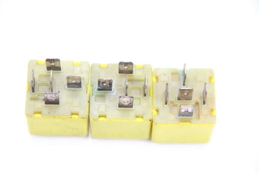 photo de RELAIS ELECTRIQUE GILERA NEXUS 125 (2009 - 2013) - Autre angle de vue