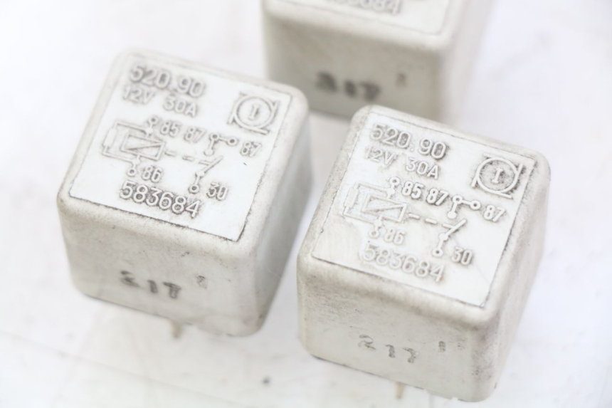 photo de RELAIS ELECTRIQUE GILERA NEXUS 125 (2007 - 2009) - Autre angle de vue