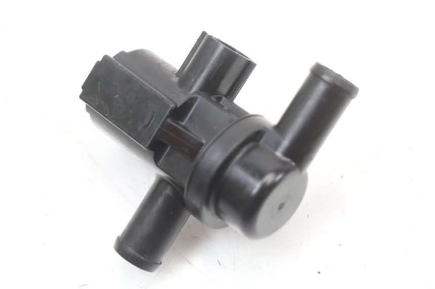 photo de RELAIS ELECTRIQUE KAWASAKI NINJA 400 (2018 - 2023) - Gros plan technique