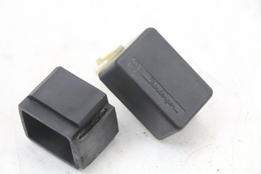 photo de RELAIS ELECTRIQUE HONDA NTV DEAUVILLE 650 (1998 - 2001) - Autre angle de vue