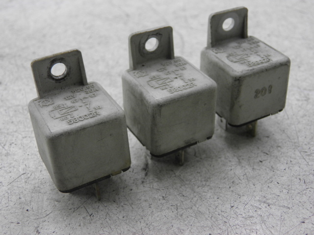 photo de RELAIS ELECTRIQUE PIAGGIO X9 250 (2000 - 2002) - Vue principale