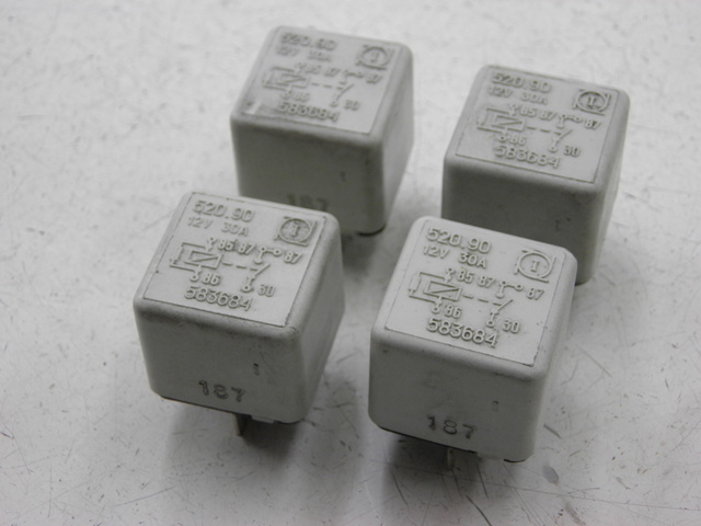 photo de RELAIS ELECTRIQUE PIAGGIO XEVO 400 (2007) - Vue principale