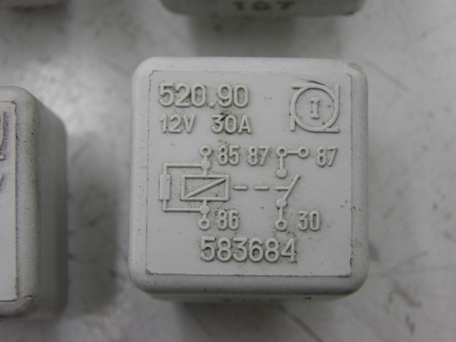 photo de RELAIS ELECTRIQUE PIAGGIO XEVO 400 (2007) - Zoom état d’usage