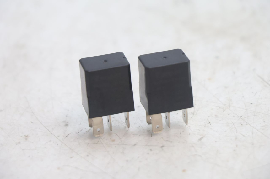 photo de RELAIS ELECTRIQUE JM MOTORS R-MAX TECH 50 (2024 - 2026) - Détail de la pièce