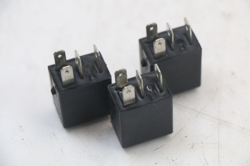 photo de RELAIS ELECTRIQUE ROYAL ENFIELD CONTINENTAL GT 650 (2019 - 2024) - Zoom état d’usage