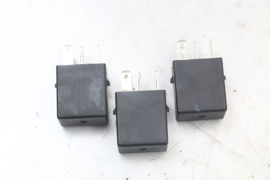 photo de RELAIS ELECTRIQUE ROYAL ENFIELD CONTINENTAL GT 650 (2019 - 2024) - Autre angle de vue