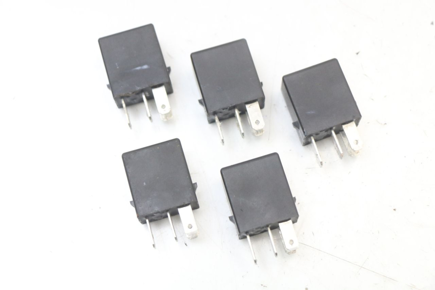 photo de RELAIS ELECTRIQUE ROYAL ENFIELD SCRAM 411 (2022 - 2024) - Zoom état d’usage