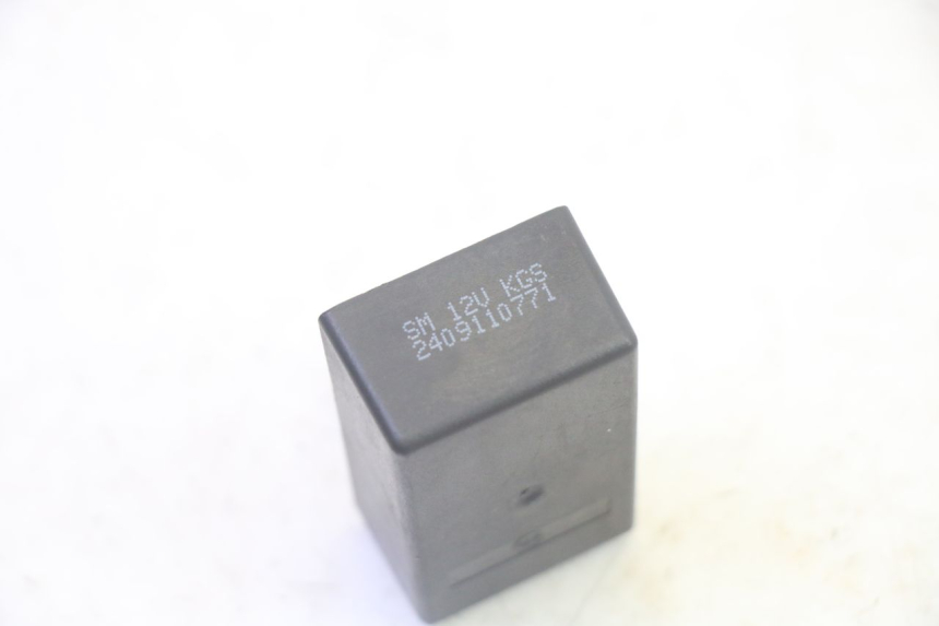 photo de RELAIS ELECTRIQUE JM MOTORS SANTANA EVO 50 (2024 - 2026) - Gros plan technique