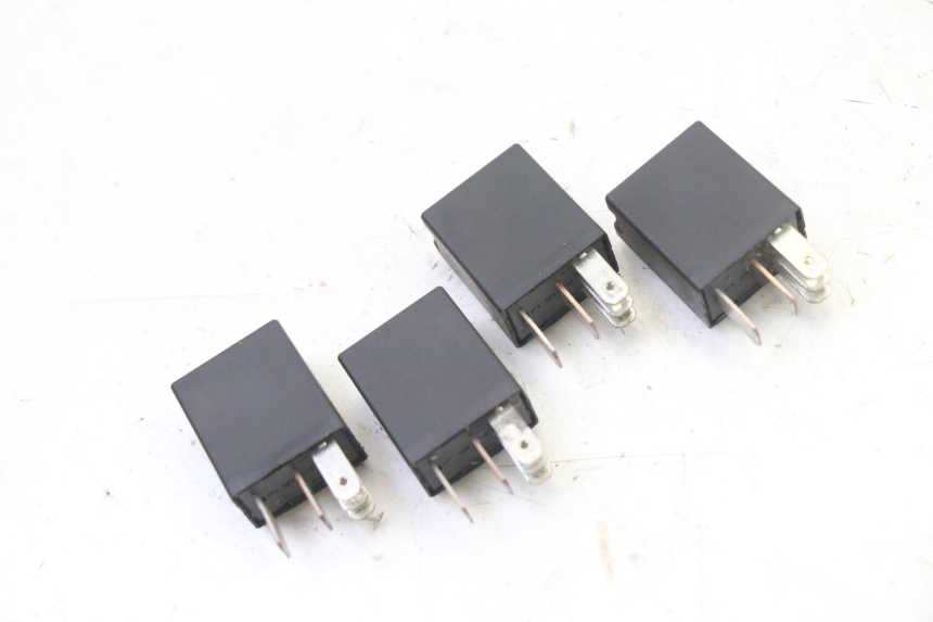 photo de RELAIS ELECTRIQUE PEUGEOT SATELIS 125 (2013 - 2018) - Autre angle de vue