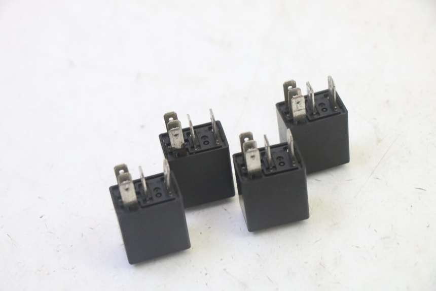 photo de RELAIS ELECTRIQUE PEUGEOT SATELIS 125 (2013 - 2018) - Gros plan technique