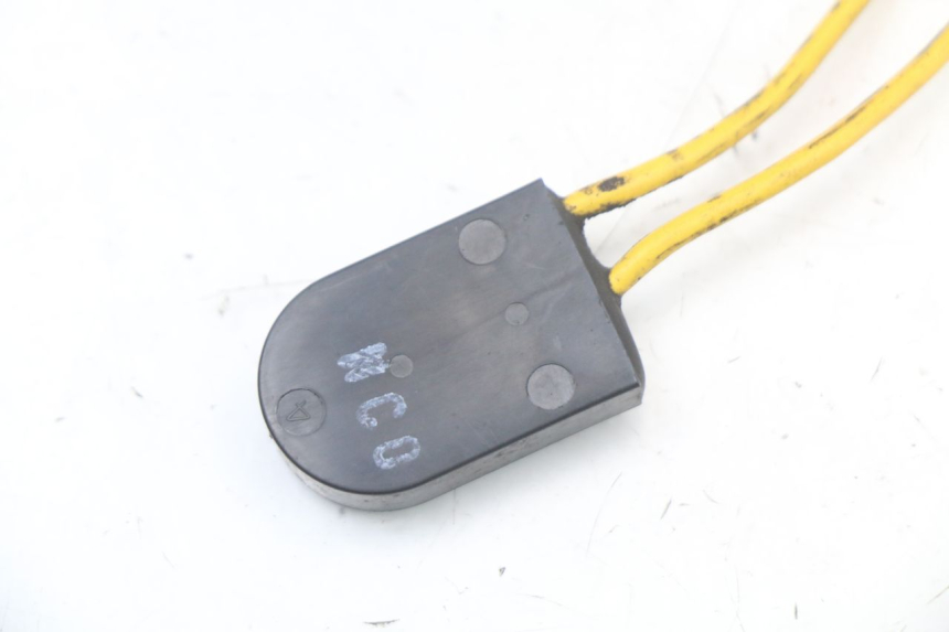 photo de RELAIS ELECTRIQUE APRILIA SCARABEO GT 125 (1999 - 2007) - Autre angle de vue