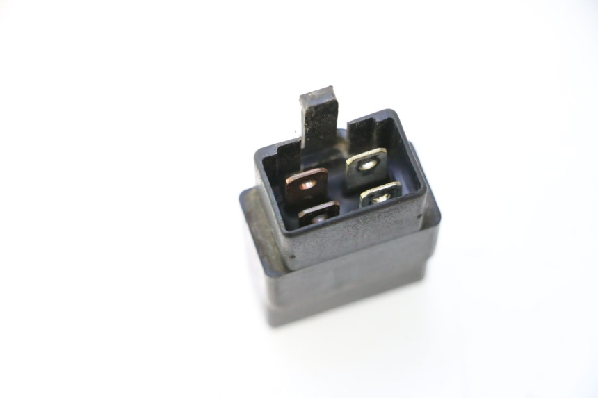 photo de RELAIS ELECTRIQUE PEUGEOT SPEEDFIGHT LC 50 (1996 - 2002) - Zoom état d’usage