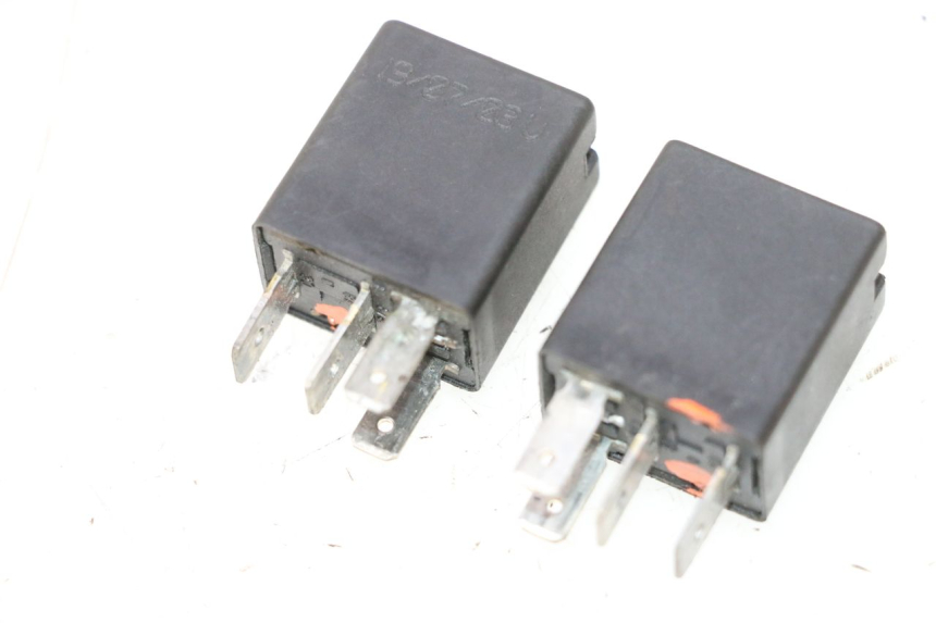 photo de RELAIS ELECTRIQUE DUCATI SS IE DS CARENEE 1000 (2002 - 2006) - Détail de la pièce