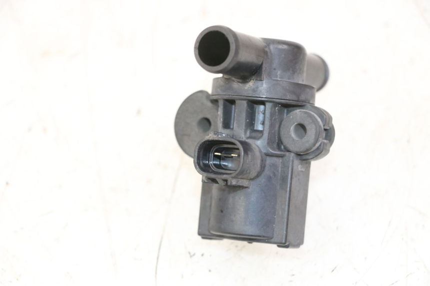 photo de RELAIS ELECTRIQUE SUZUKI GSX F GSXF 650 (2007 - 2015) - Autre angle de vue