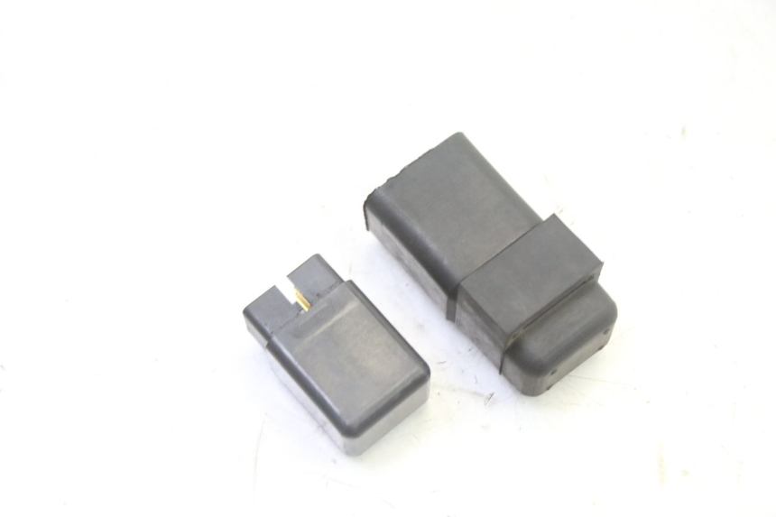 photo de RELAIS ELECTRIQUE SUZUKI SV S 650 (2003 - 2009) - Zoom état d’usage