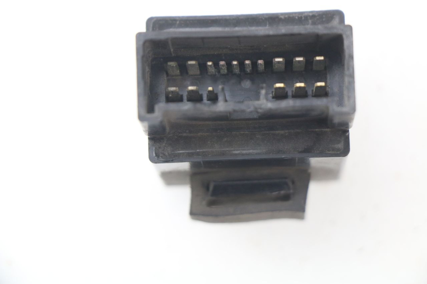 photo de RELAIS ELECTRIQUE YAMAHA TDM ABS 900 (2002 - 2014) - Autre angle de vue