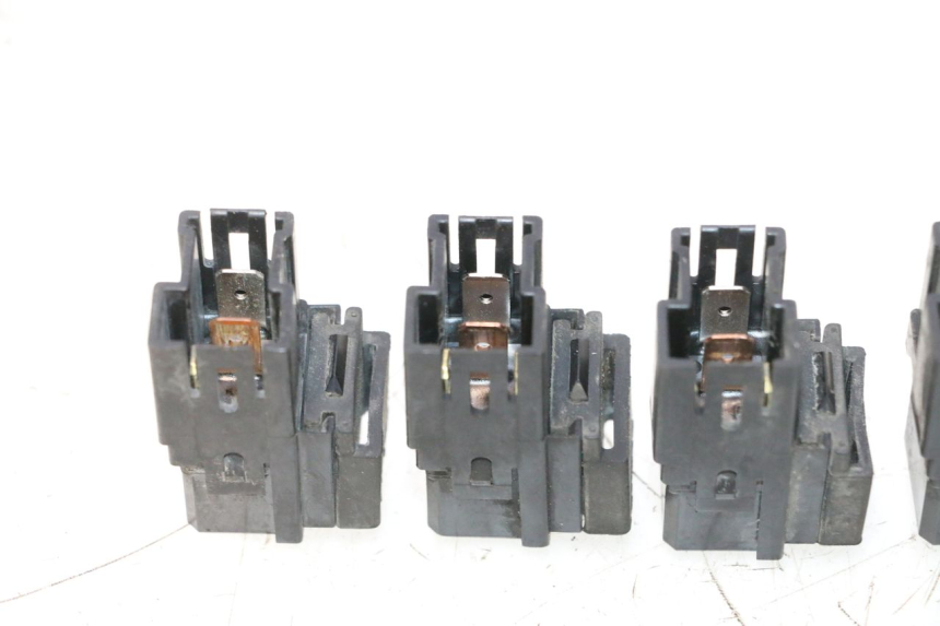 photo de RELAIS ELECTRIQUE YAMAHA TDM ABS 900 (2002 - 2014) - Autre angle de vue