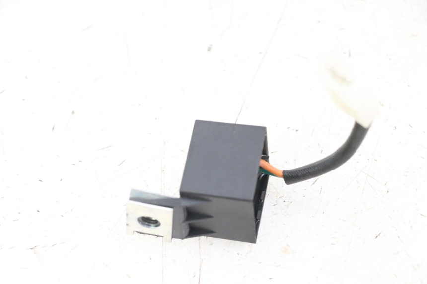 photo de RELAIS ELECTRIQUE VENT DERAPAGE 50 (2018 - 2023) - Détail de la pièce