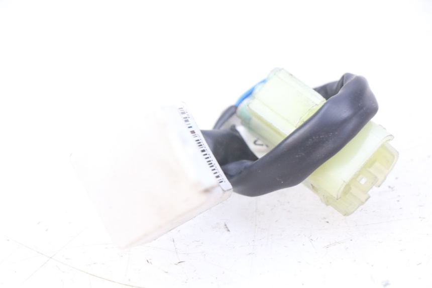 photo de RELAIS ELECTRIQUE PIAGGIO VESPA GTS IGET ABS 125 (2017 - 2023) - Gros plan technique