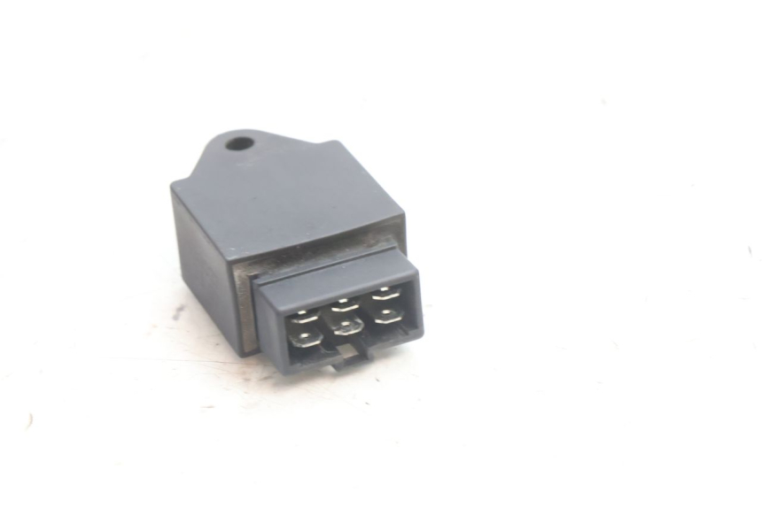 photo de RELAIS ELECTRIQUE PIAGGIO VESPA S 2T 50 (2007 - 2014) - Autre angle de vue